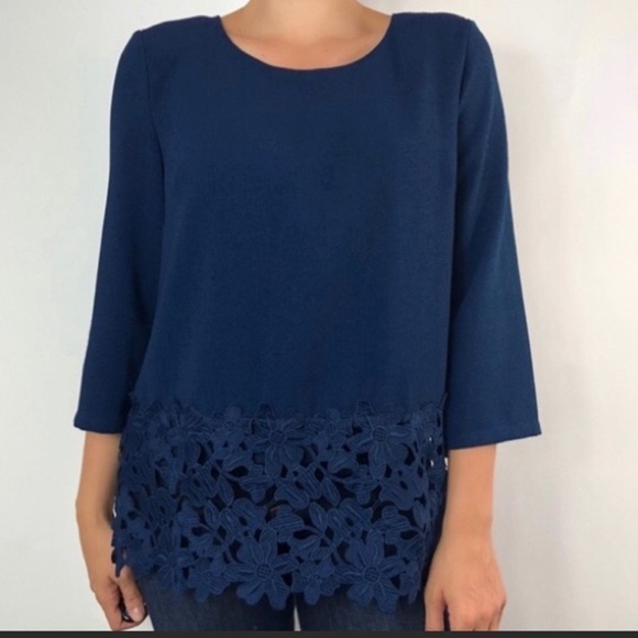 Lucy‎ & Laurel ANTHROPOLOGIE Tailored & Lace Top Size Small - Picture 1 of 5